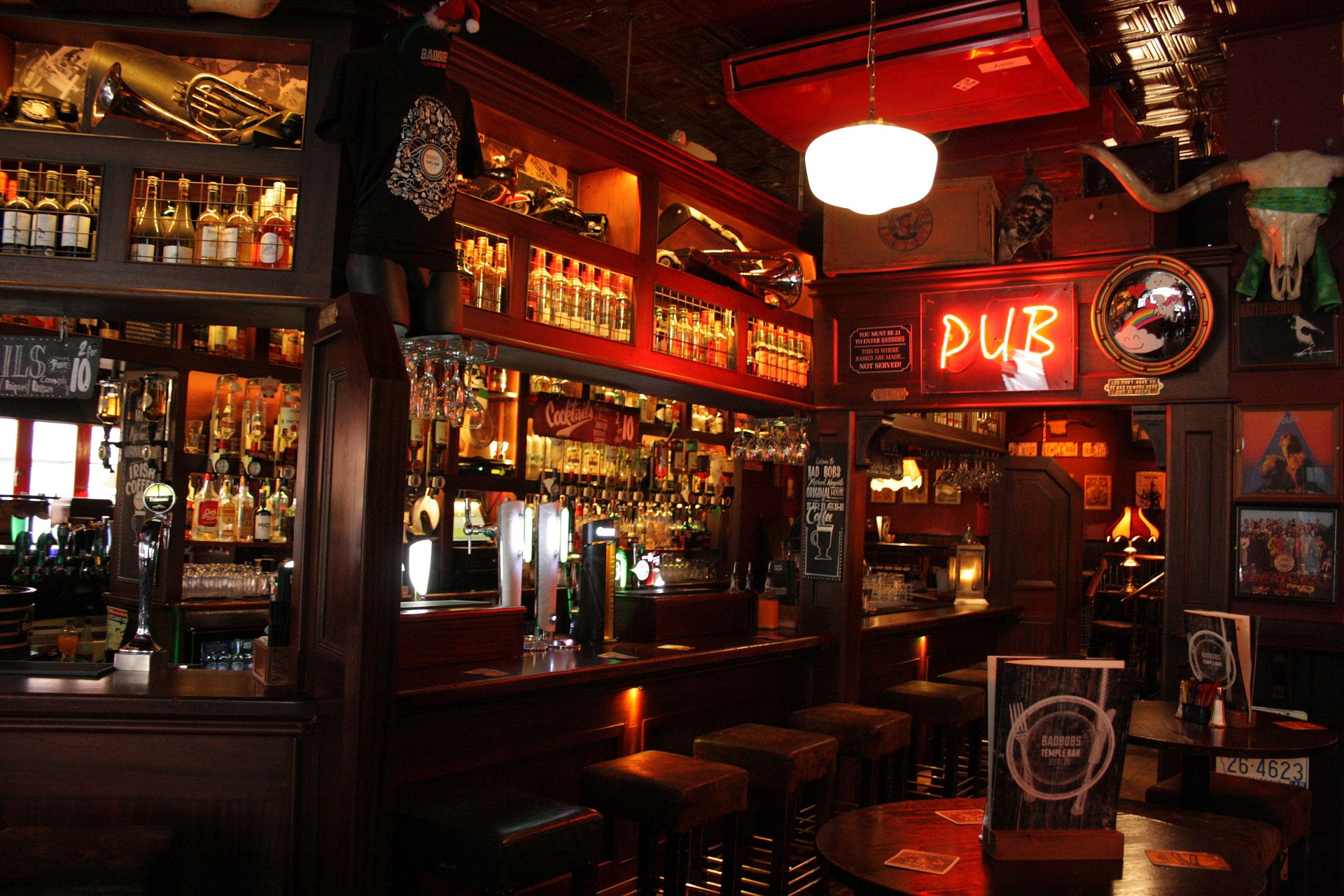 What Time Do Pubs Close in Ireland?